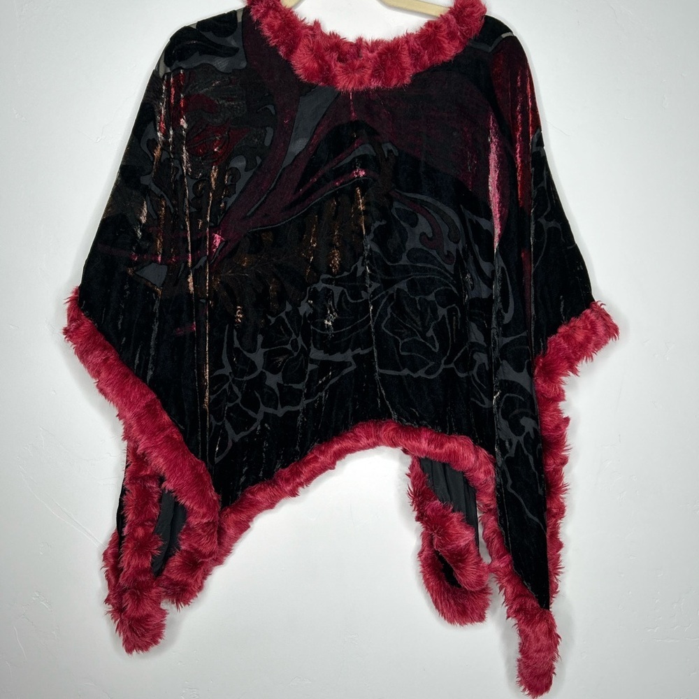 Vintage Black Burgundy Silk Blend Burnout Velvet Poncho Faux Fur Trim OS Flawed - Picture 2 of 16